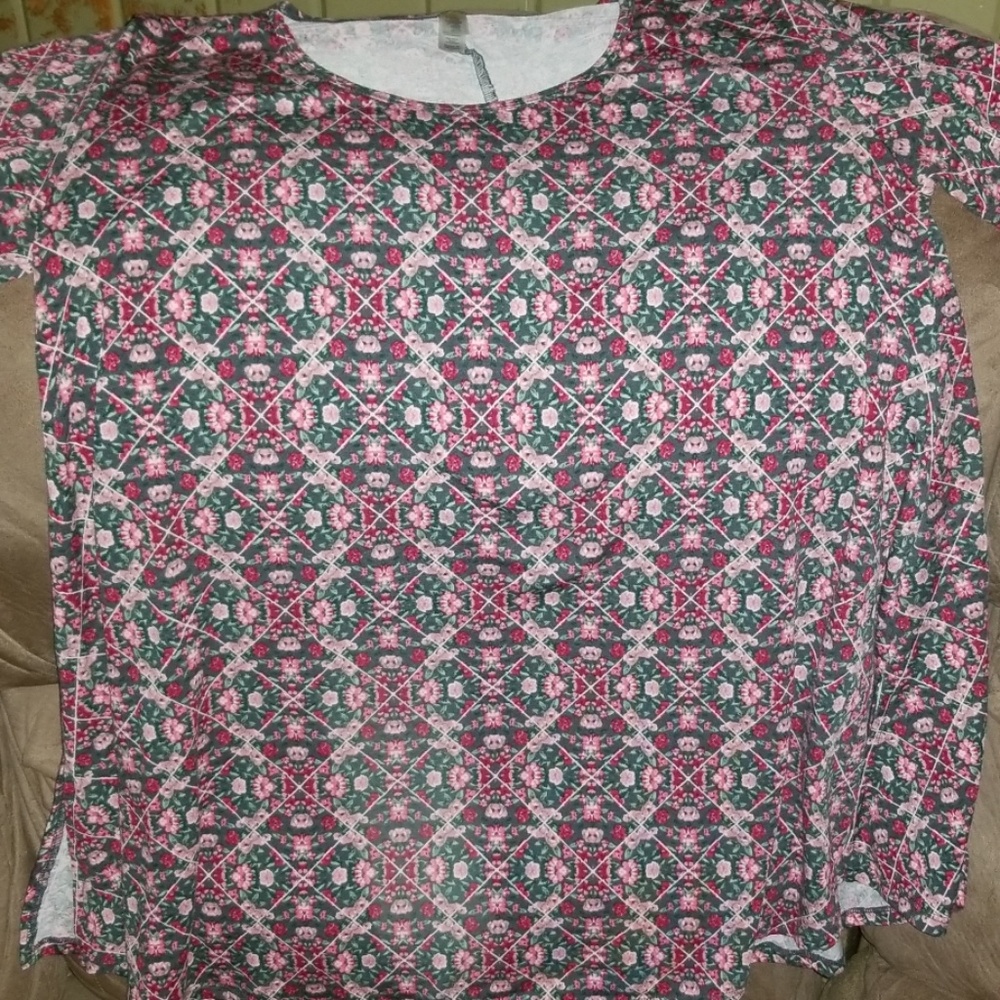 Lularoe top